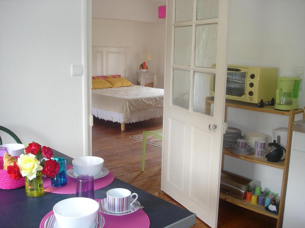 Les Longchamps Bed & Breakfast Neuille ภายนอก รูปภาพ