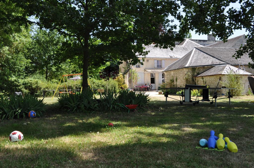 Les Longchamps Bed & Breakfast Neuille ภายนอก รูปภาพ