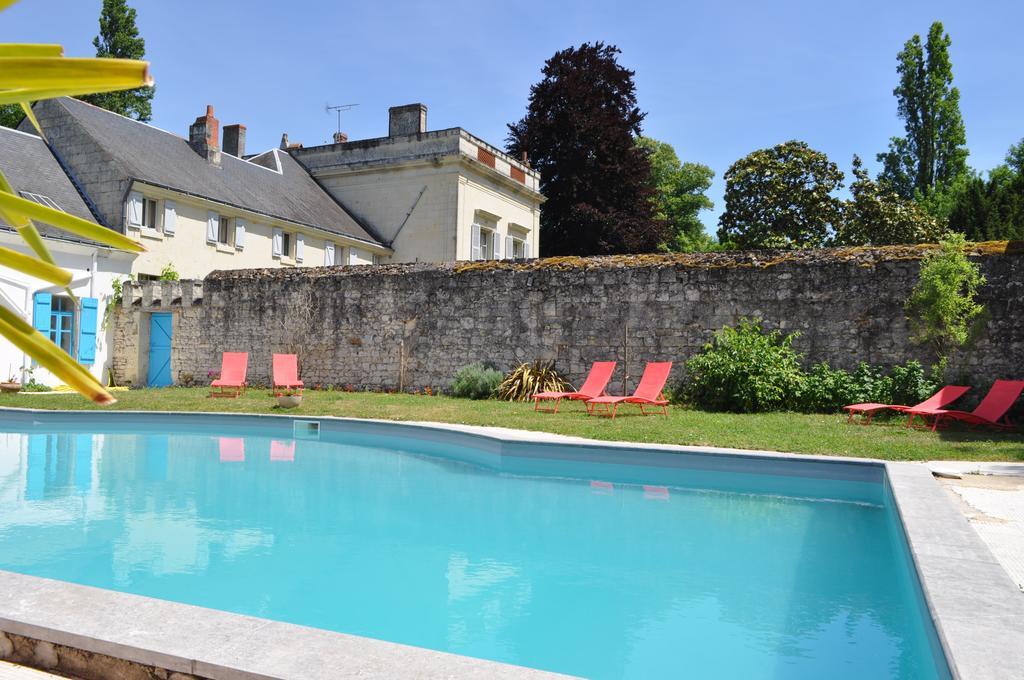 Les Longchamps Bed & Breakfast Neuille ภายนอก รูปภาพ